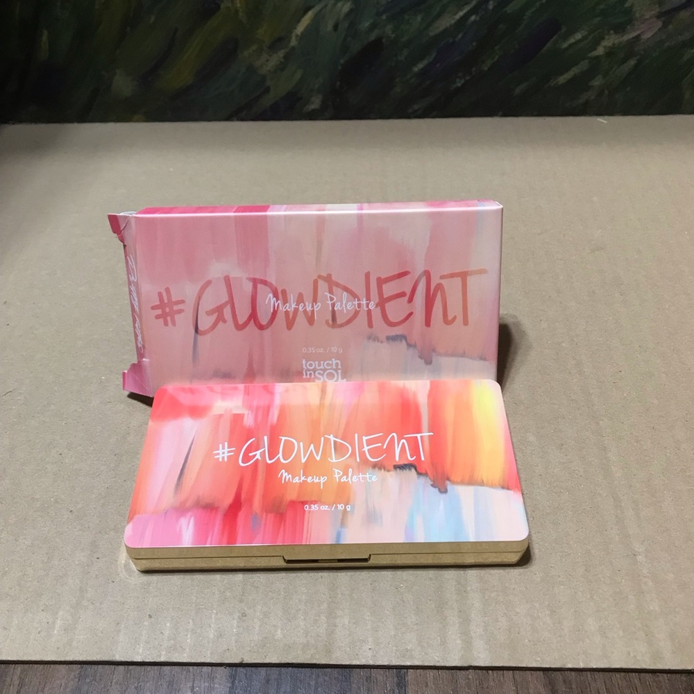 Touch in SOL Glowdient Highlighter Palette - Picture 2 of 2